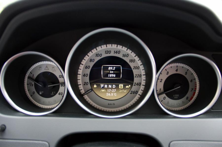  Mercedes-Benz C-Class Coupe 2012 года  (фото 24 из 99)